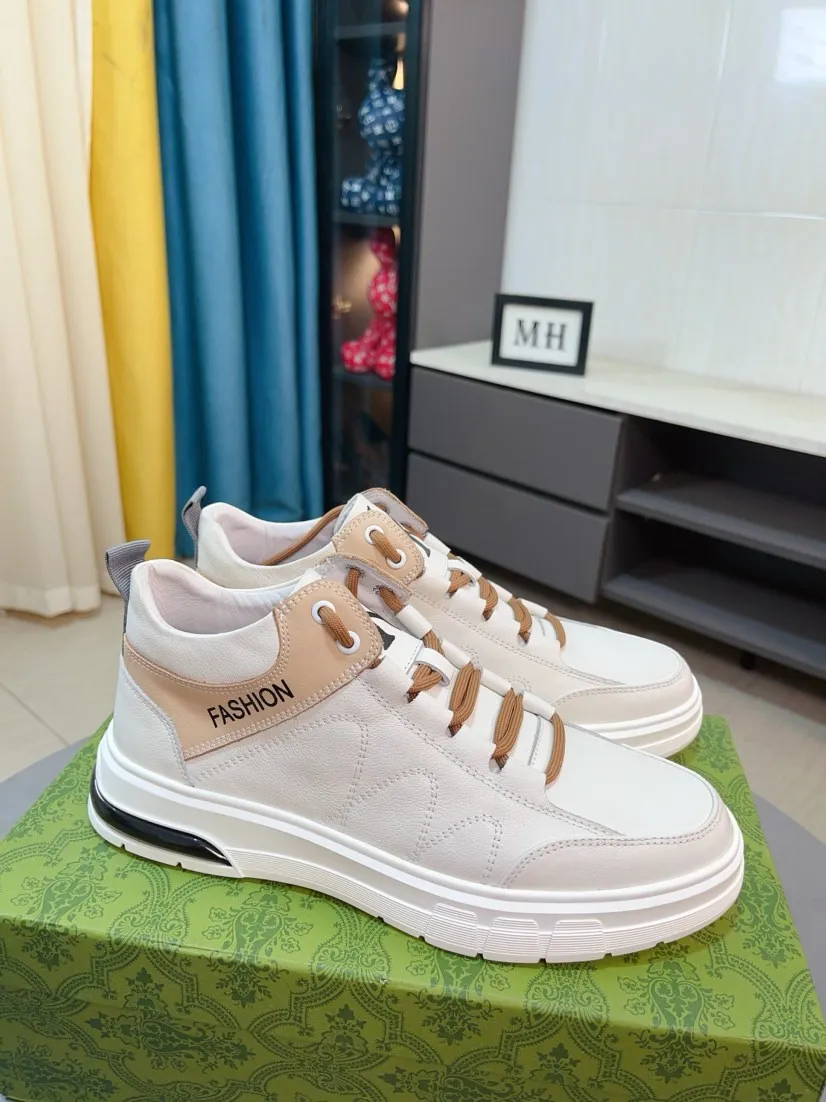 Men's shoes 💰440🌹🌹GUCCI [Gucci] New high-end brand of men's shoes, the latest fashionable casual men's shoes, trendy and versatile style, relaxed and sporty style, uppers imported from Italy, first-layer cowhide, genuine leather lining and ultra-fine workmanship. Original personalized fashionable rubber wear-resistant outsole, light and comfortable on the foot, size 38-44